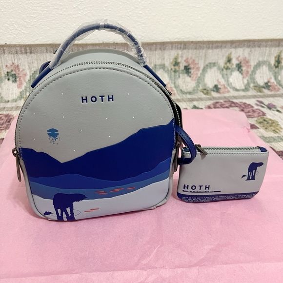 🎯 Loungefly Star Wars Hoth Convertible Mini Backpack - Picture 4 of 13